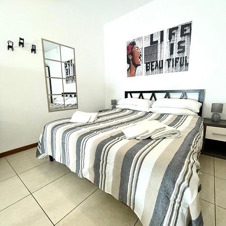 Toret Vanchiglia Studio Apartment Turin Ngoại thất bức ảnh