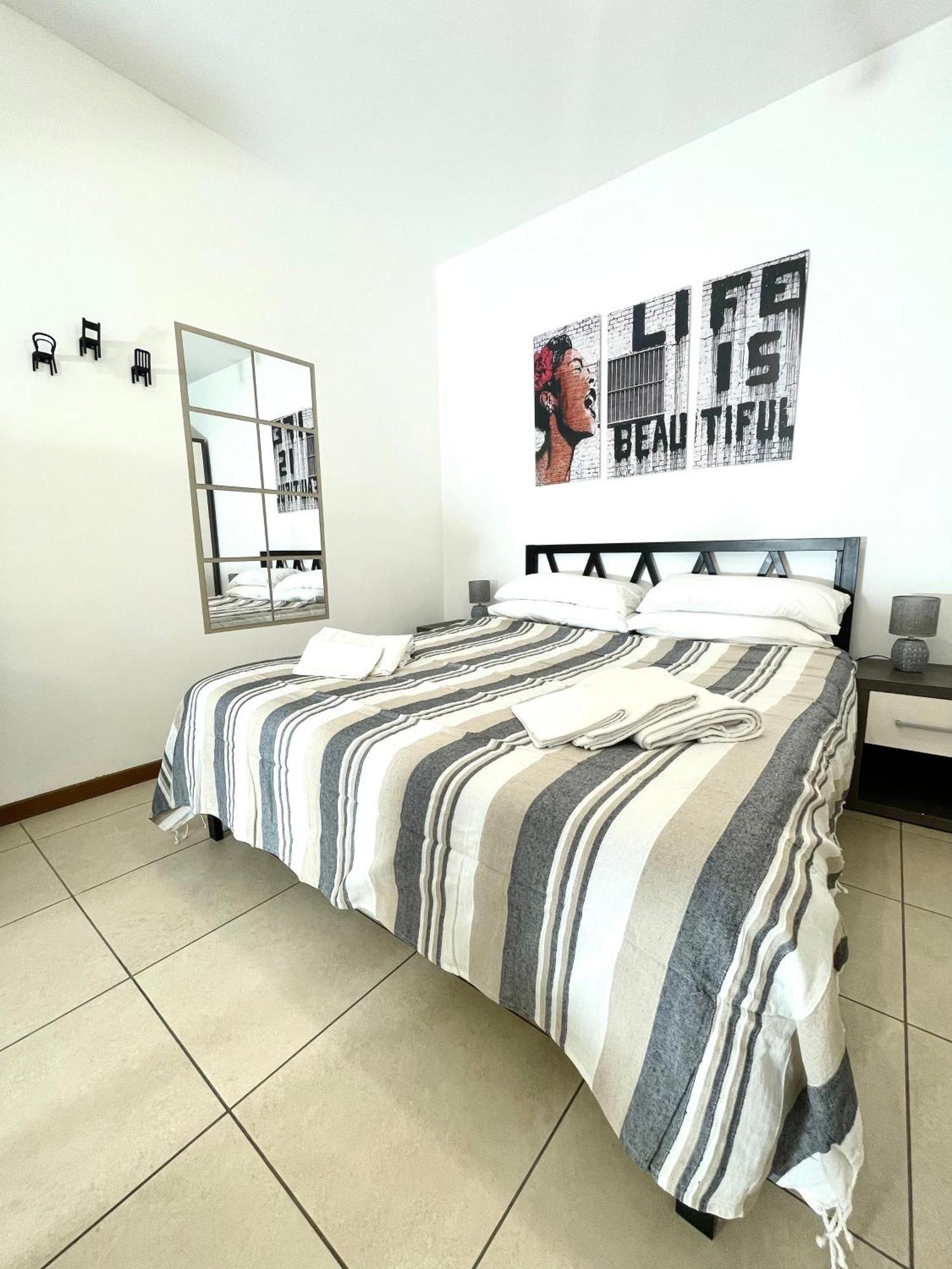 Toret Vanchiglia Studio Apartment Turin Ngoại thất bức ảnh